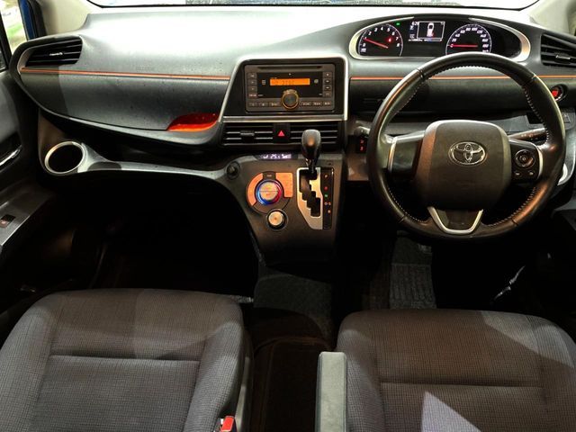 TOYOTA SIENTA 2017