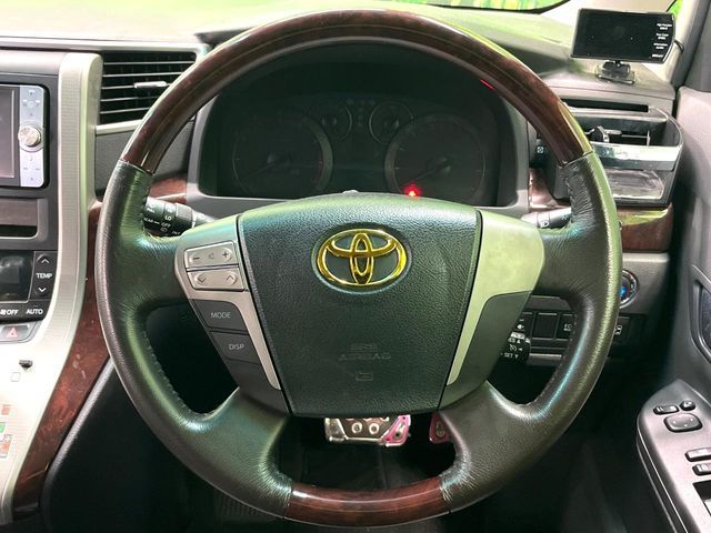 TOYOTA VELLFIRE 2012