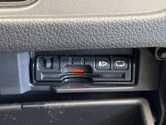 NISSAN SERENA  S-HYBRID 2013