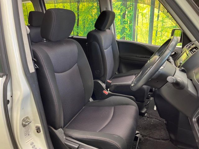 NISSAN SERENA  S-HYBRID 2013