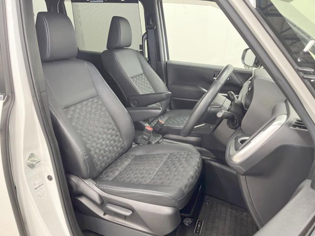 TOYOTA VOXY HYBRID 4WD 2023