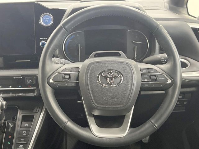 TOYOTA VOXY HYBRID 4WD 2023