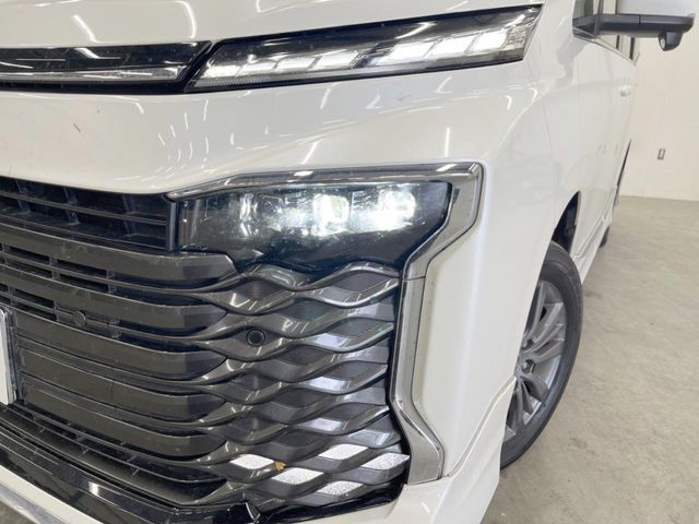 TOYOTA VOXY HYBRID 4WD 2023