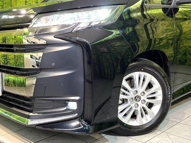 TOYOTA NOAH 2022