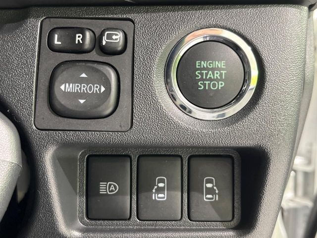 TOYOTA HIACE van 4WD 2023