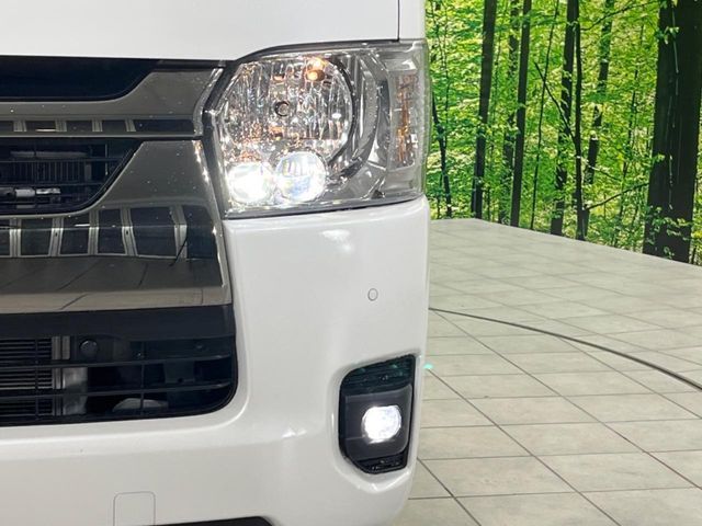 TOYOTA HIACE van 4WD 2023