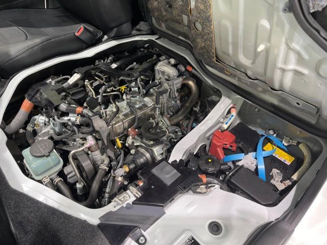 TOYOTA HIACE van 4WD 2023