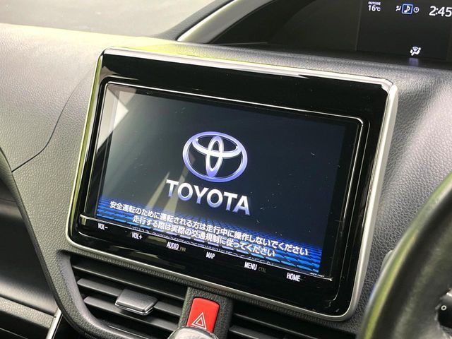 TOYOTA VOXY 2018