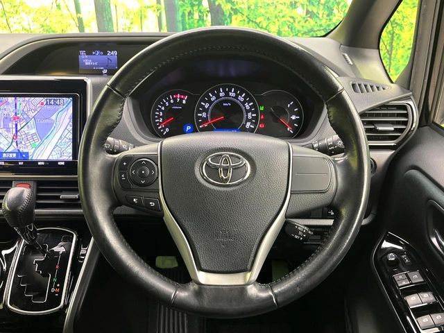 TOYOTA VOXY 2018