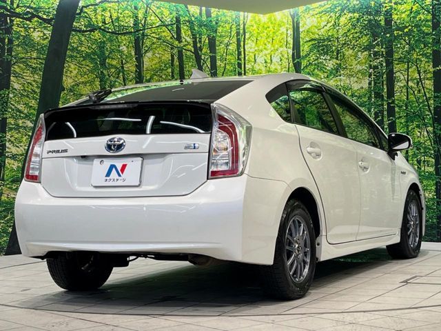 TOYOTA PRIUS 2013