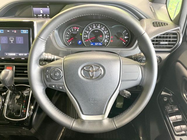TOYOTA NOAH 2018