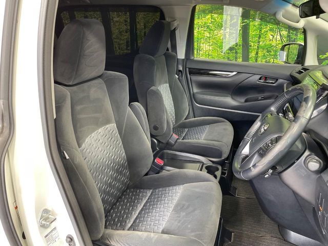 TOYOTA VELLFIRE 2016