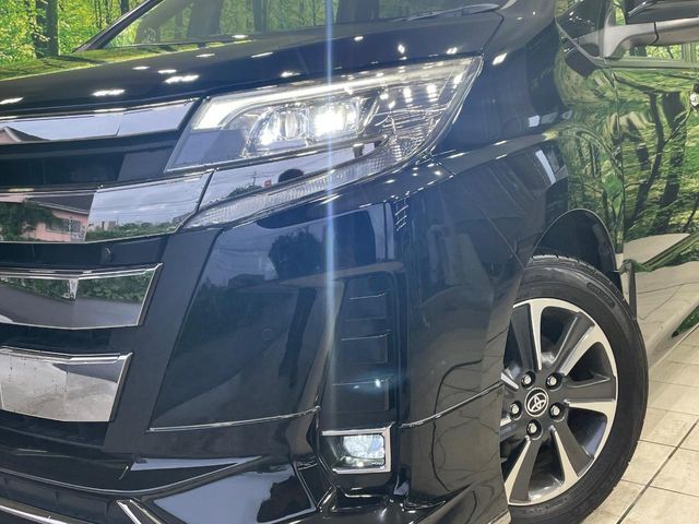 TOYOTA NOAH 2019