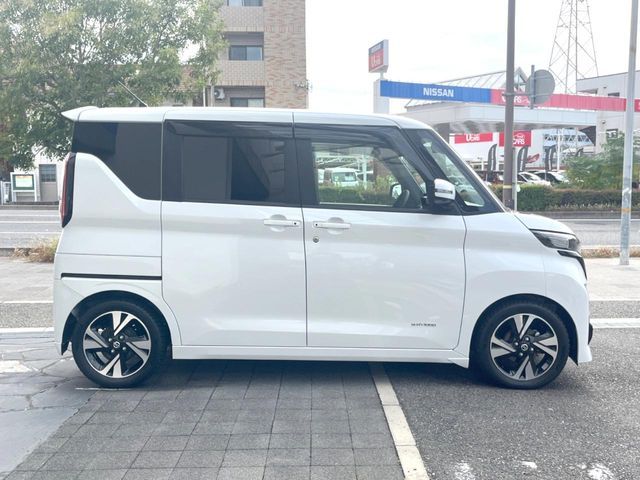 NISSAN ROOX 2020