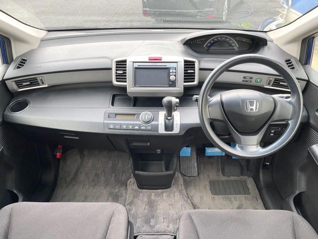 HONDA FREED 2011