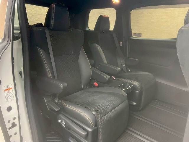 TOYOTA VELLFIRE 2020