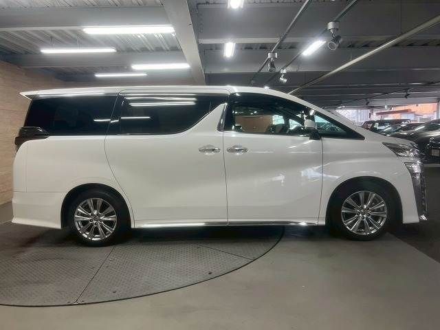 TOYOTA VELLFIRE 2020