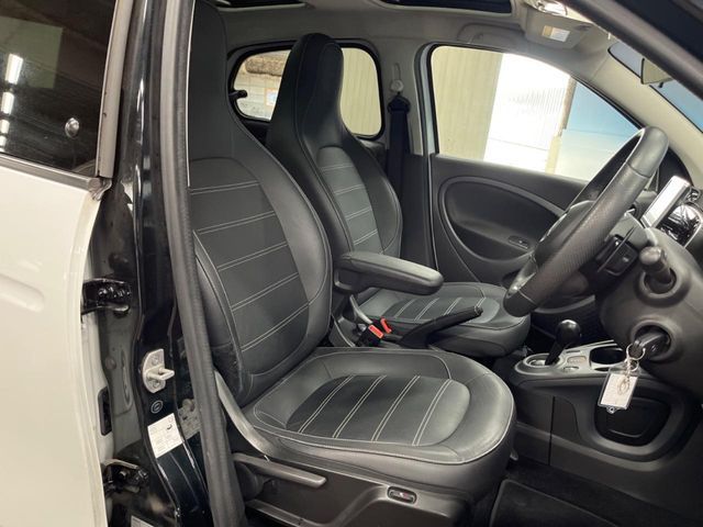 MCC SMART FORFOUR 2017