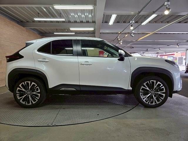TOYOTA YARIS CROSS HYBRID 2022