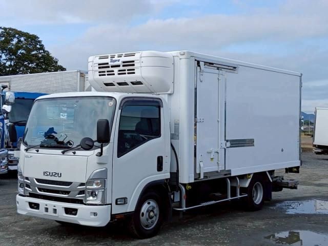 ISUZU ELF 2022