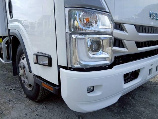 ISUZU ELF 2022