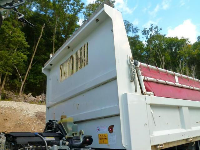 MITSUBISHI CANTER 2020