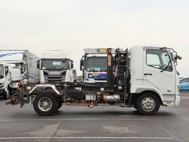 MITSUBISHI FUSOU FIGHTER 2011