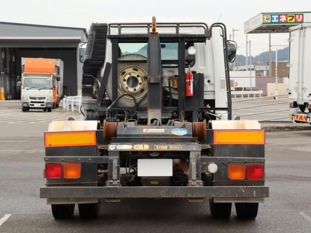 MITSUBISHI FUSOU FIGHTER 2011