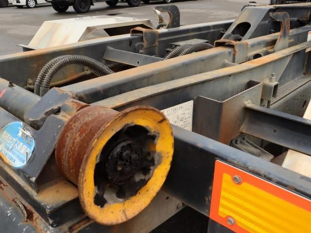 MITSUBISHI FUSOU FIGHTER 2011