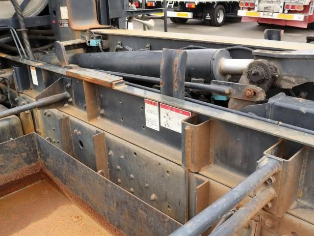 MITSUBISHI FUSOU FIGHTER 2011