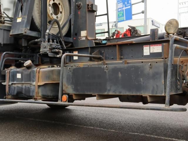 MITSUBISHI FUSOU FIGHTER 2011