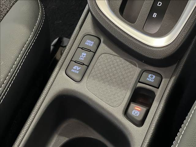 TOYOTA YARIS CROSS HYBRID 2023