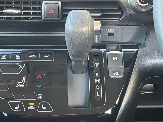 MITSUBISHI ek X 2020