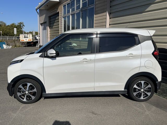 MITSUBISHI ek X 2020