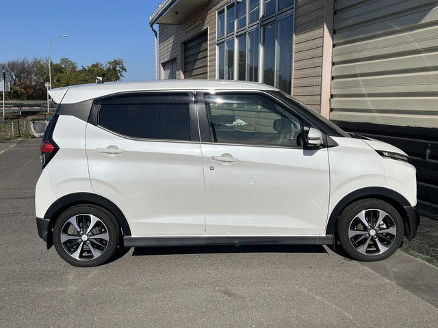 MITSUBISHI ek X 2020