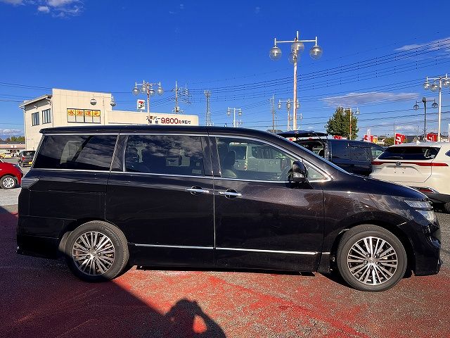 NISSAN ELGRAND 2018