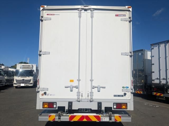 MITSUBISHI FUSOU FIGHTER 2023