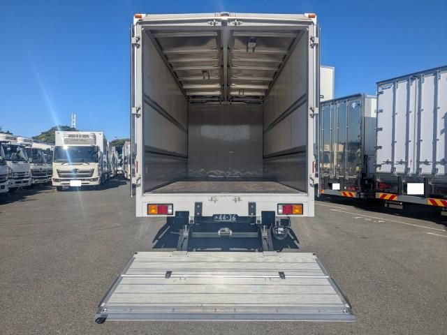 MITSUBISHI FUSOU FIGHTER 2023