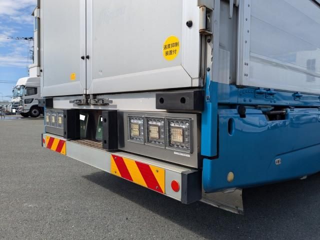 MITSUBISHI FUSOU SUPER GREAT 2018