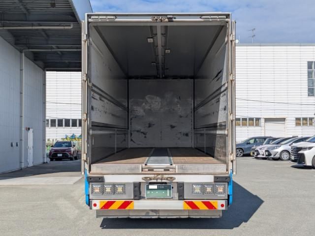 MITSUBISHI FUSOU SUPER GREAT 2018