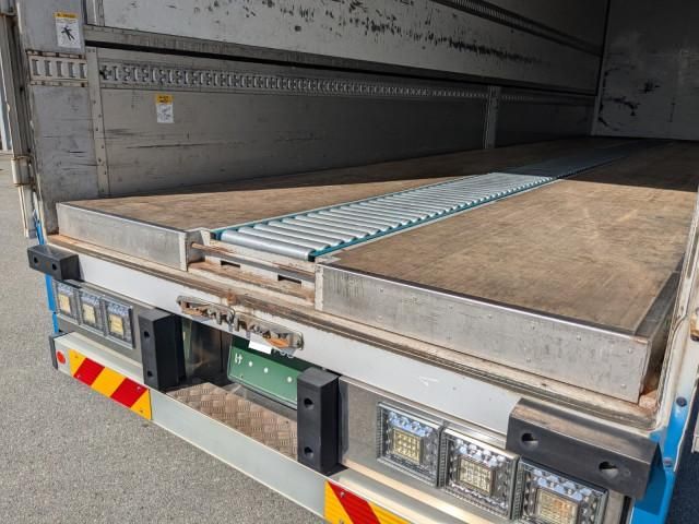 MITSUBISHI FUSOU SUPER GREAT 2018