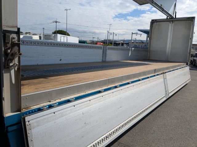 MITSUBISHI FUSOU SUPER GREAT 2018