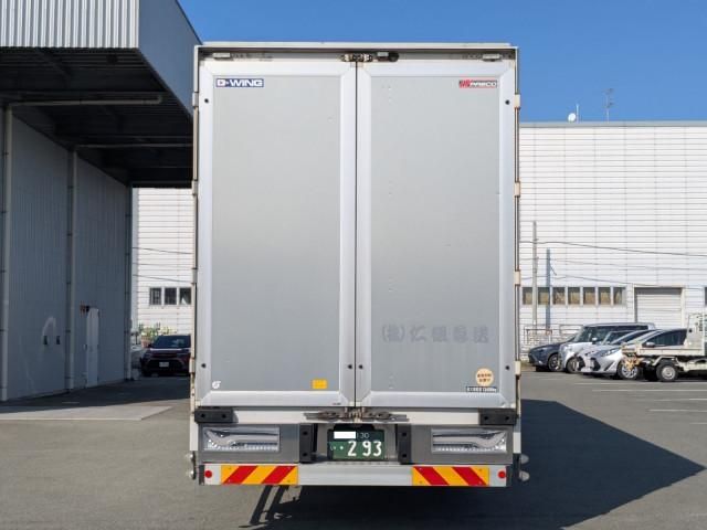 MITSUBISHI FUSOU SUPER GREAT 2016