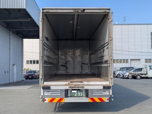 MITSUBISHI FUSOU SUPER GREAT 2016