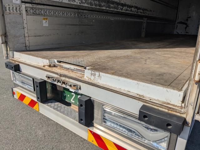 MITSUBISHI FUSOU SUPER GREAT 2016