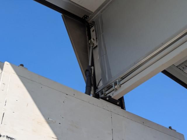 MITSUBISHI FUSOU SUPER GREAT 2016