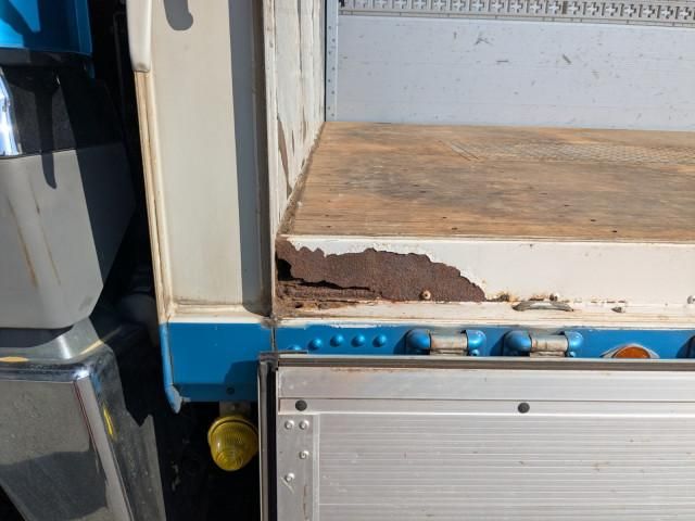 MITSUBISHI FUSOU SUPER GREAT 2016