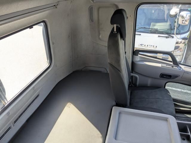 NISSAN DIESEL Quon 2015