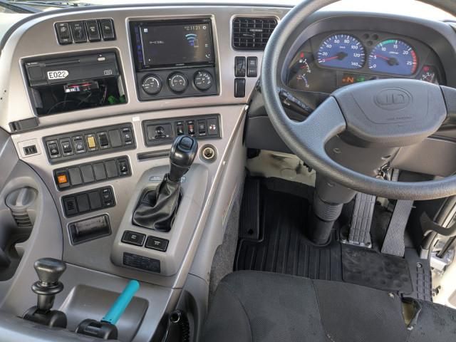 NISSAN DIESEL Quon 2015