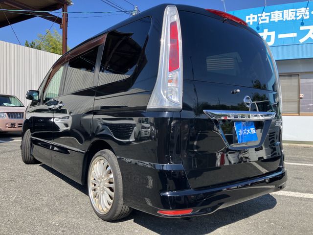 NISSAN SERENA  WG 2011